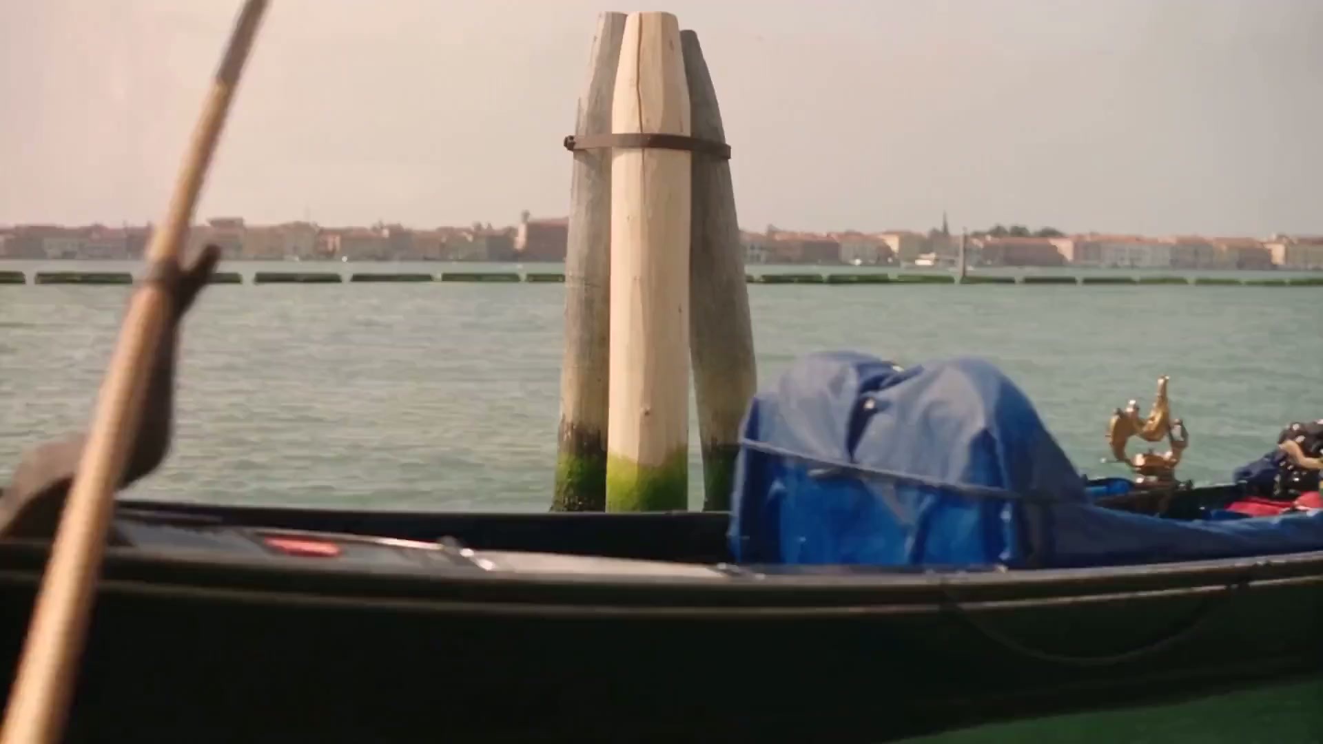 Primer cuadro de las briccole en la laguna de Venecia